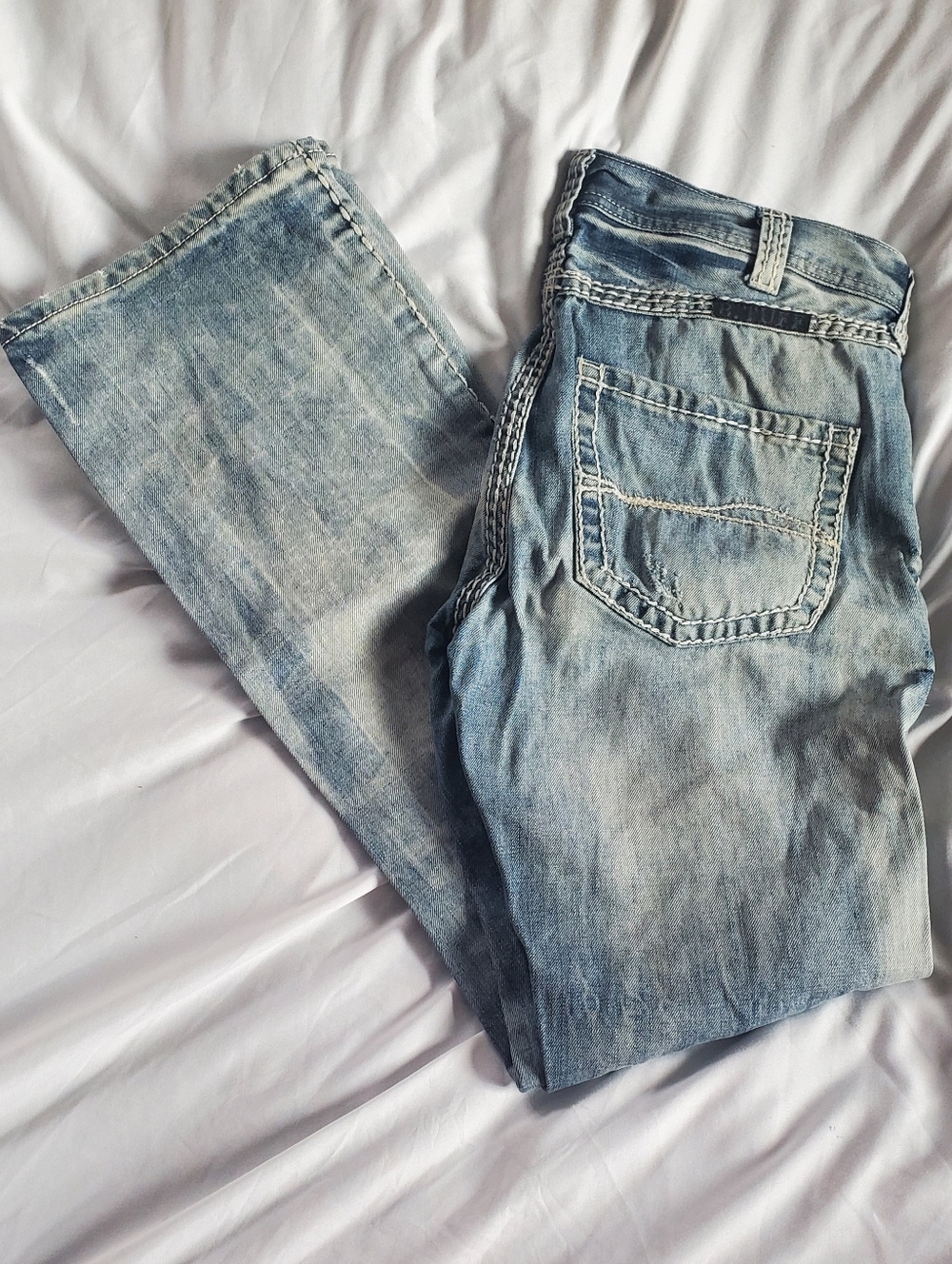 B. Tuff Ripped Distressed Bootcut Men's Denim Jeans, Sz 30x34 (Actual 30x33)